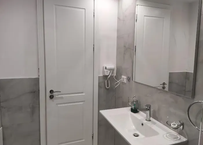 Dimal Castle 3* Poshnje